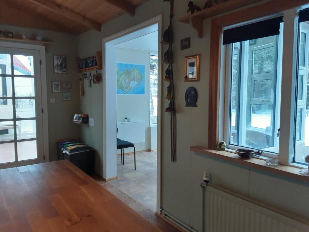 Árbakki Farmhouse Lodge Reykholt  Esterno foto